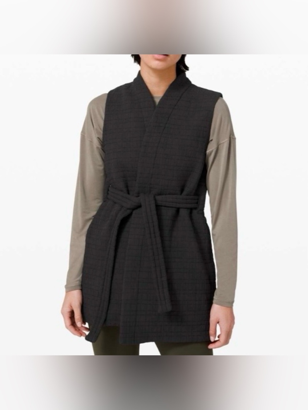 Lululemon Athletica Black Quilted Belted Cover Up Vest Sz small Pockets